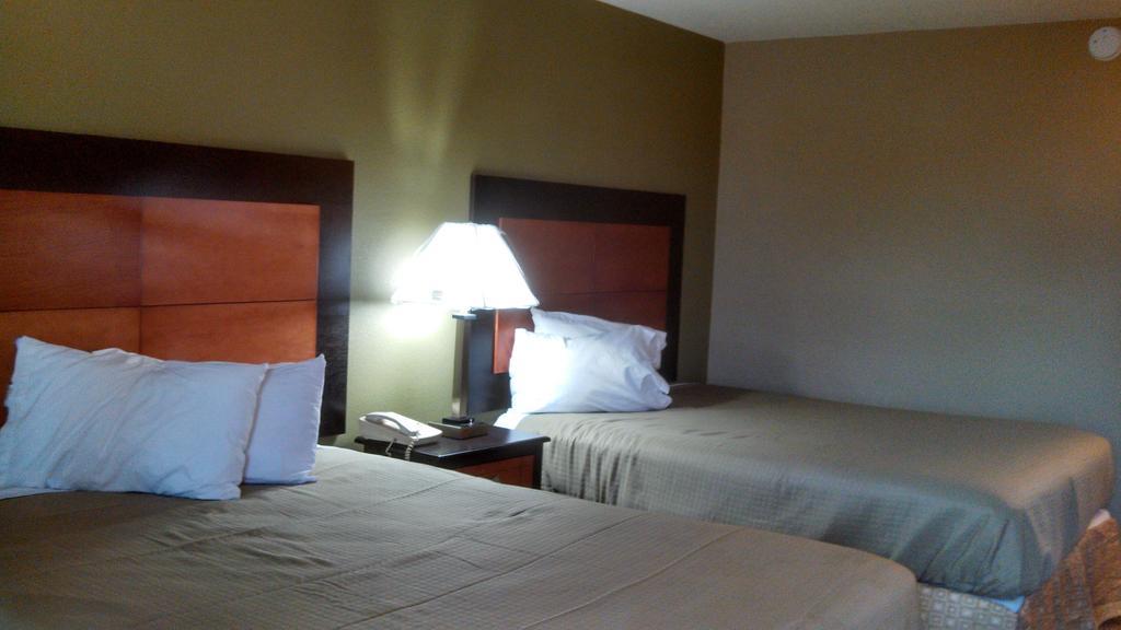 Relax Inn Heth Shell Lake Chambre photo