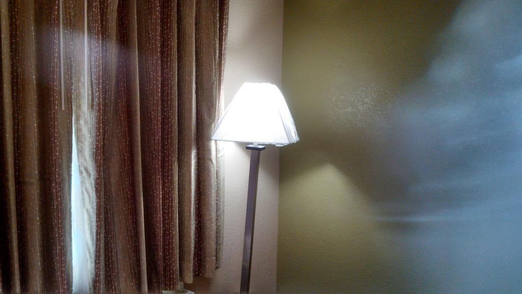 Relax Inn Heth Shell Lake Extérieur photo