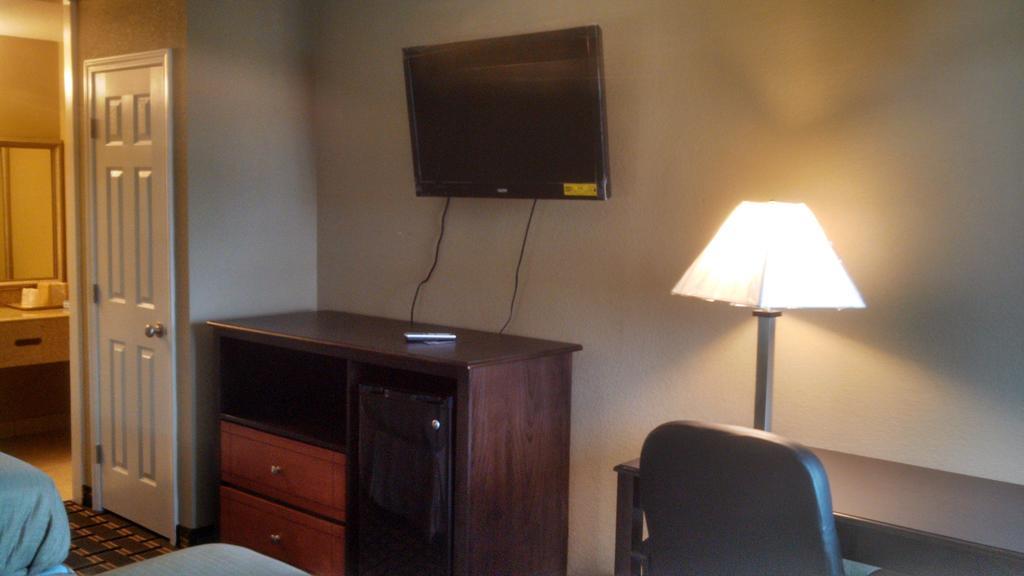 Relax Inn Heth Shell Lake Chambre photo