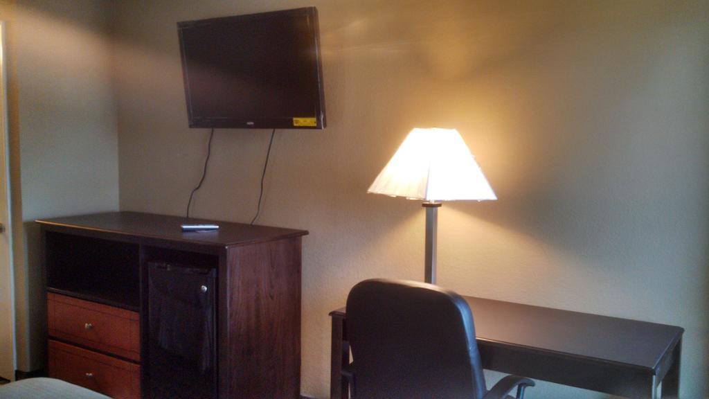 Relax Inn Heth Shell Lake Extérieur photo